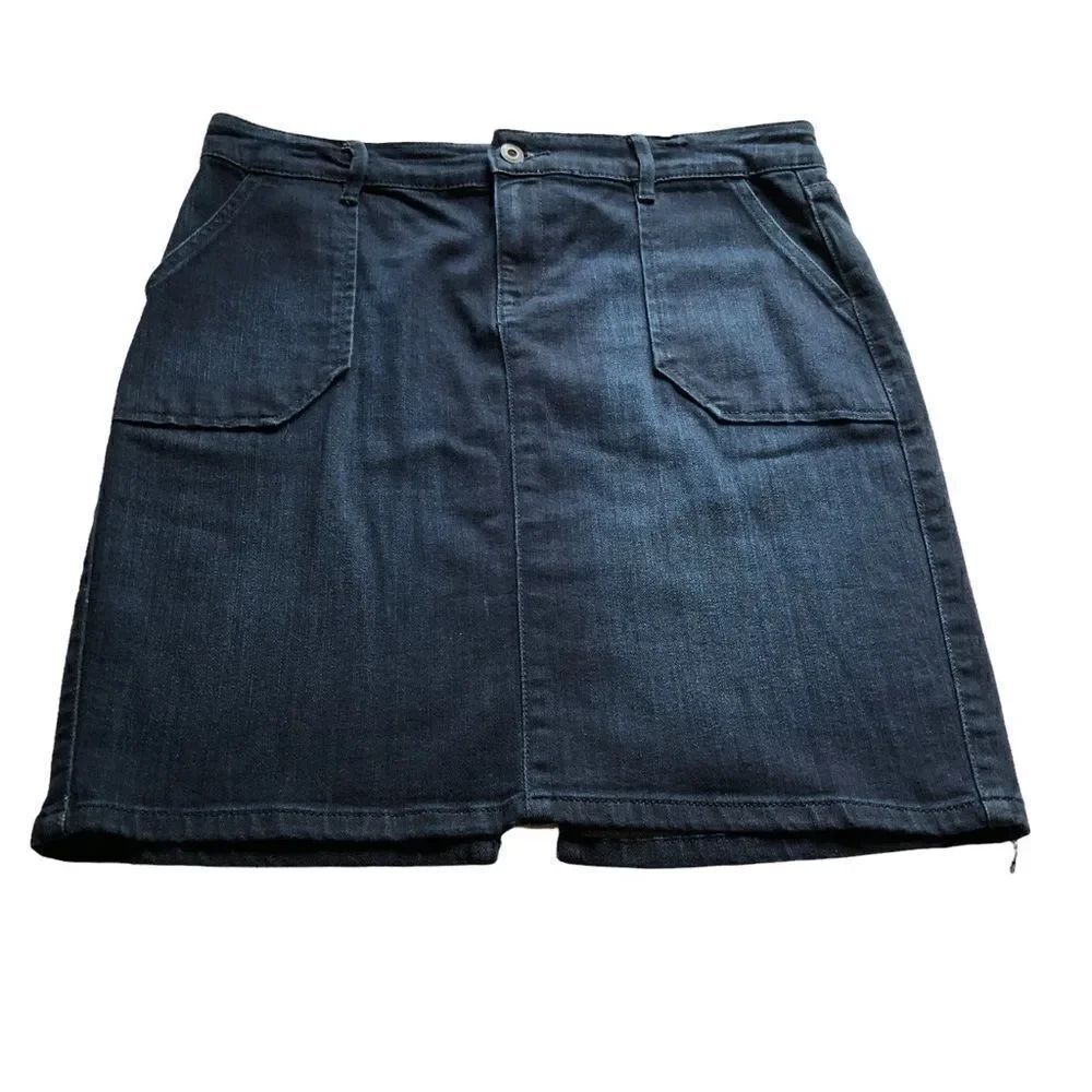 Liz Claiborne Jean skirt blue Size 8, 4 pockets